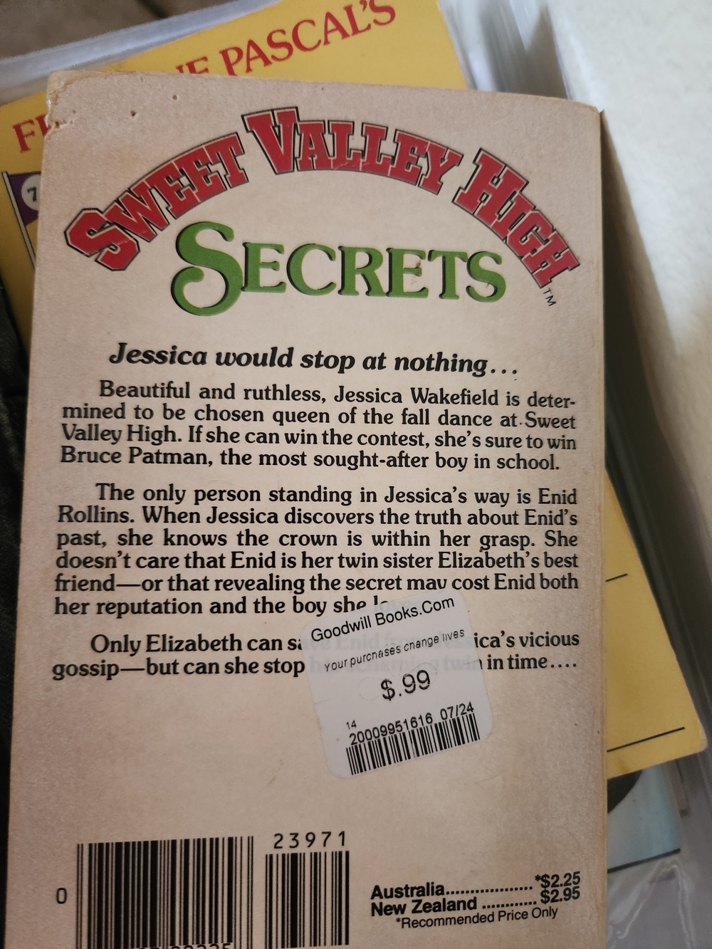 Sweet Valley High 'Secrets' #2 - Picture 2 of 2